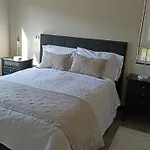 Nuevo Departamento Con Estacionamiento Y A Pasos Del Centro De Puerto Varas